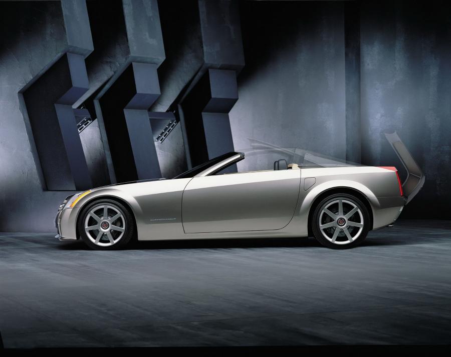  Cadillac Evoq Concept 1999 года  (фото 13 из 41)